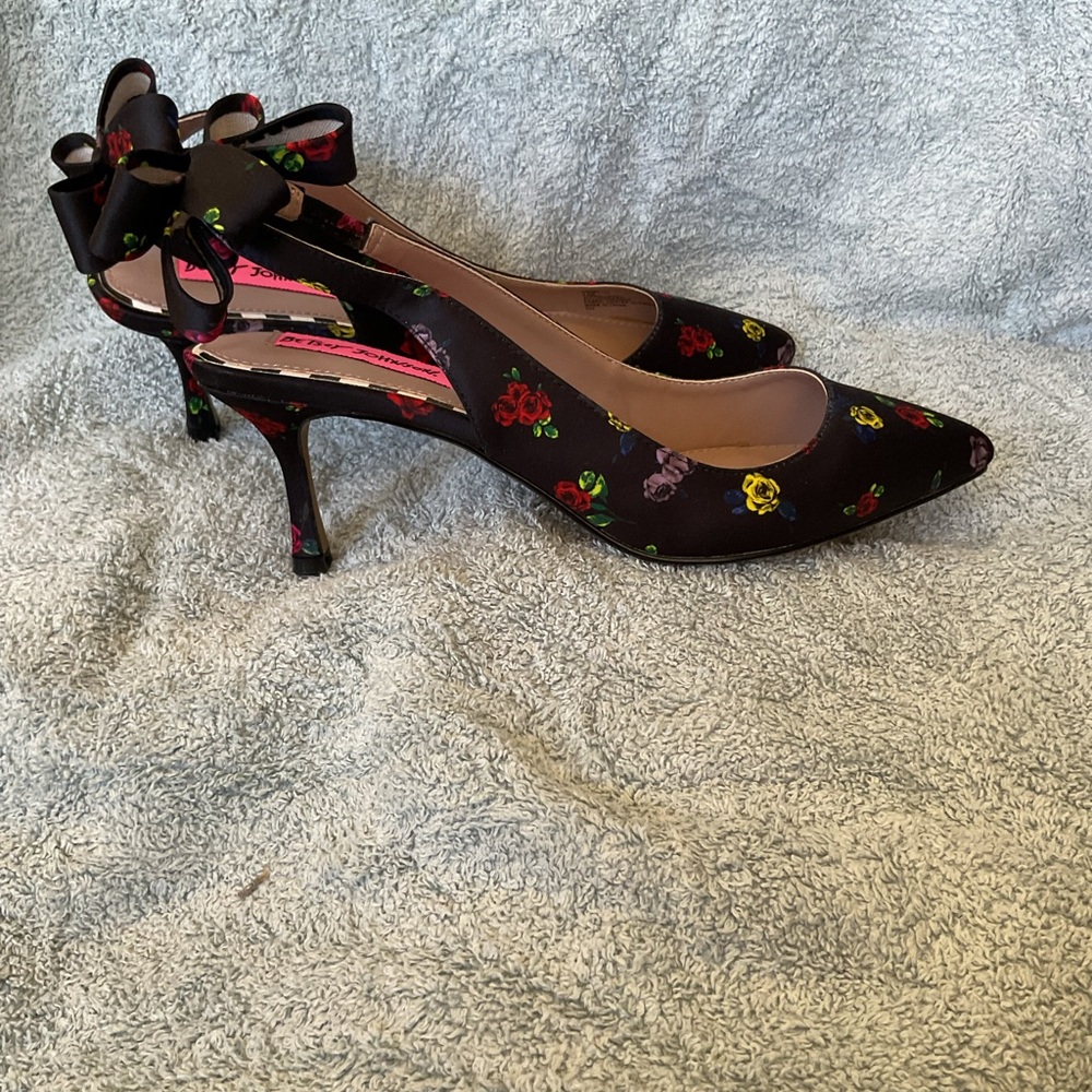 New Betsey Johnson Cadee Kitten Heel Strapped Bow Covered SHOES Black Satin - Picture 2 of 7